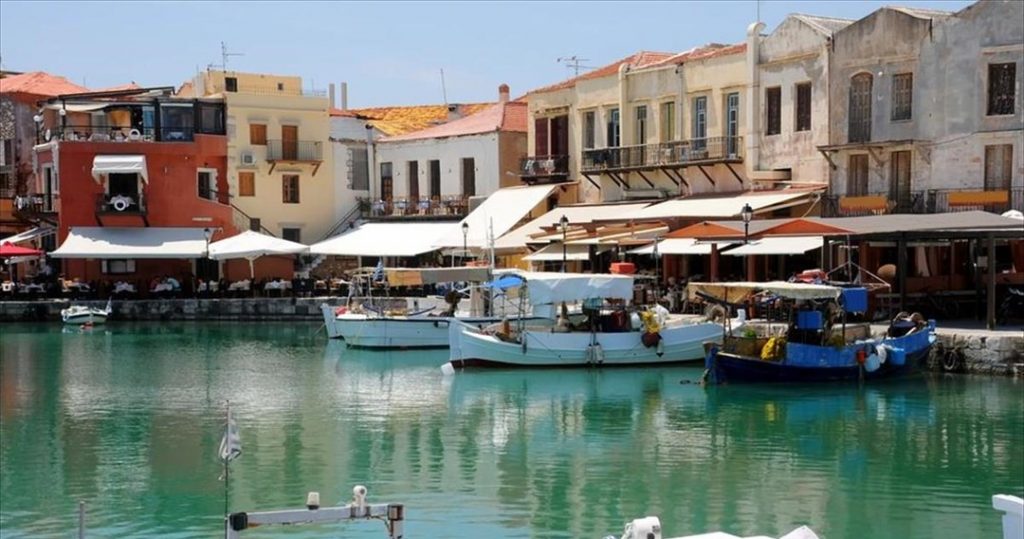 Αλλαγές στο προφίλ και στις προτιμήσεις των τουριστών- Δυσαρέσκεια για το οδικό δίκτυο