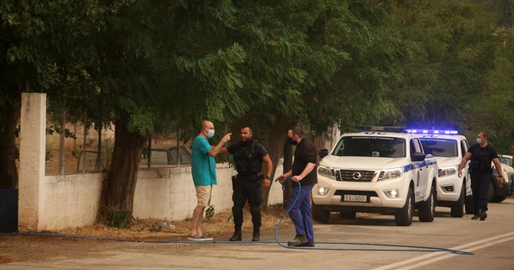 Ολονύχτιες περιπολίες στρατού και αστυνομίας για πρόληψη πυρκαγιών, τις επόμενες ημέρες