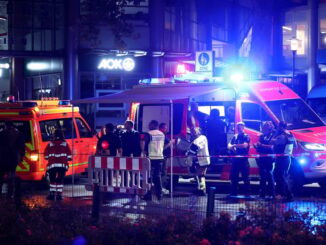 Άνδρας επιτέθηκε με μαχαίρι σε φεστιβάλ στην πόλη Σόλινγκεν- Αναφορές για νεκρούς